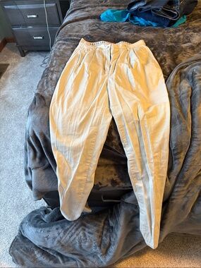 Pivot rules golf  Pleated Tapered Trousers